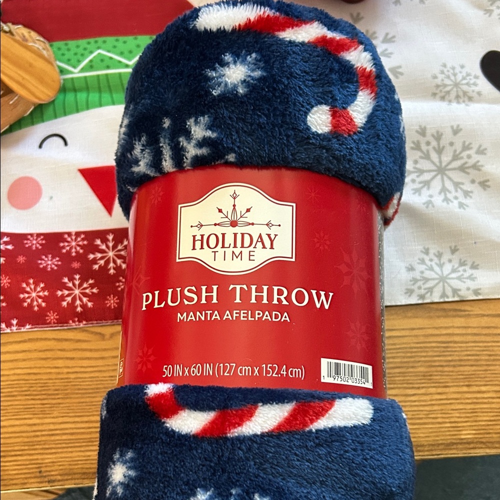 Holiday Time Plush Throw Blanket - Navy and White